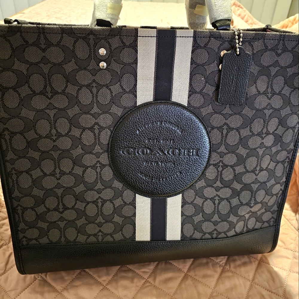 NWT - Coach Dempsey 40, black gray and white